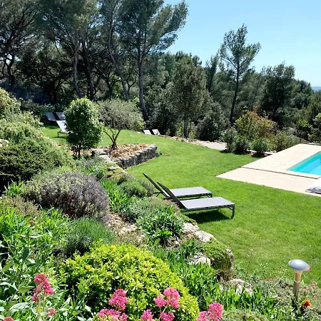 Cosy En Provence - Piscine Chauffee De Mai A Septembre 住宿加早餐酒店