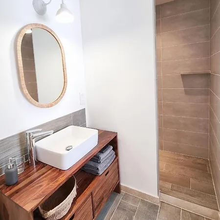 Cosy En Provence - Piscine Chauffee De Mai A Septembre 住宿加早餐酒店