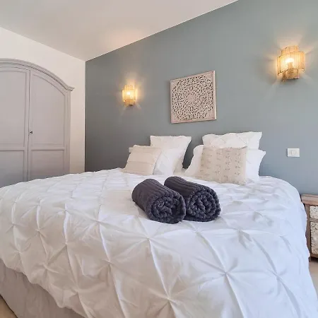 Cosy En Provence - Piscine Chauffee De Mai A Septembre 住宿加早餐酒店 佩尔纳勒丰泰纳