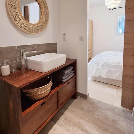 Cosy En Provence - Piscine Chauffee De Mai A Septembre 住宿加早餐酒店 佩尔纳勒丰泰纳